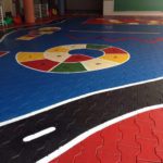 Autopista infantil e amarelinha