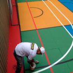 Finalizando pintura das faixas sem uso de fita crepe (Diferencial da Sportquadra)